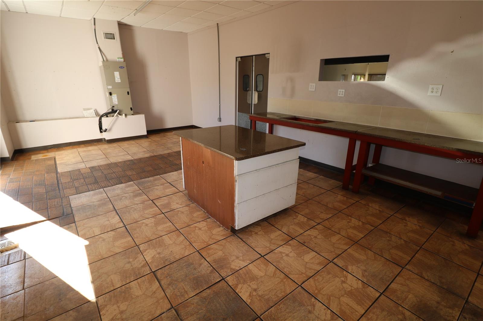 Image 32 of 43 For 2418 Us 19 Highway