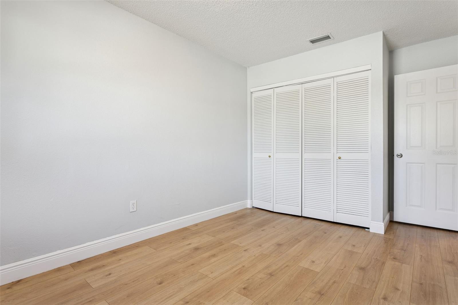 Image 11 of 24 For 5110 Tennis Court Circle 86