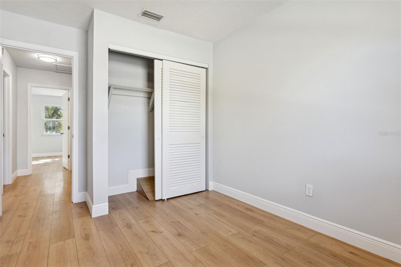 Image 15 of 24 For 5110 Tennis Court Circle 86