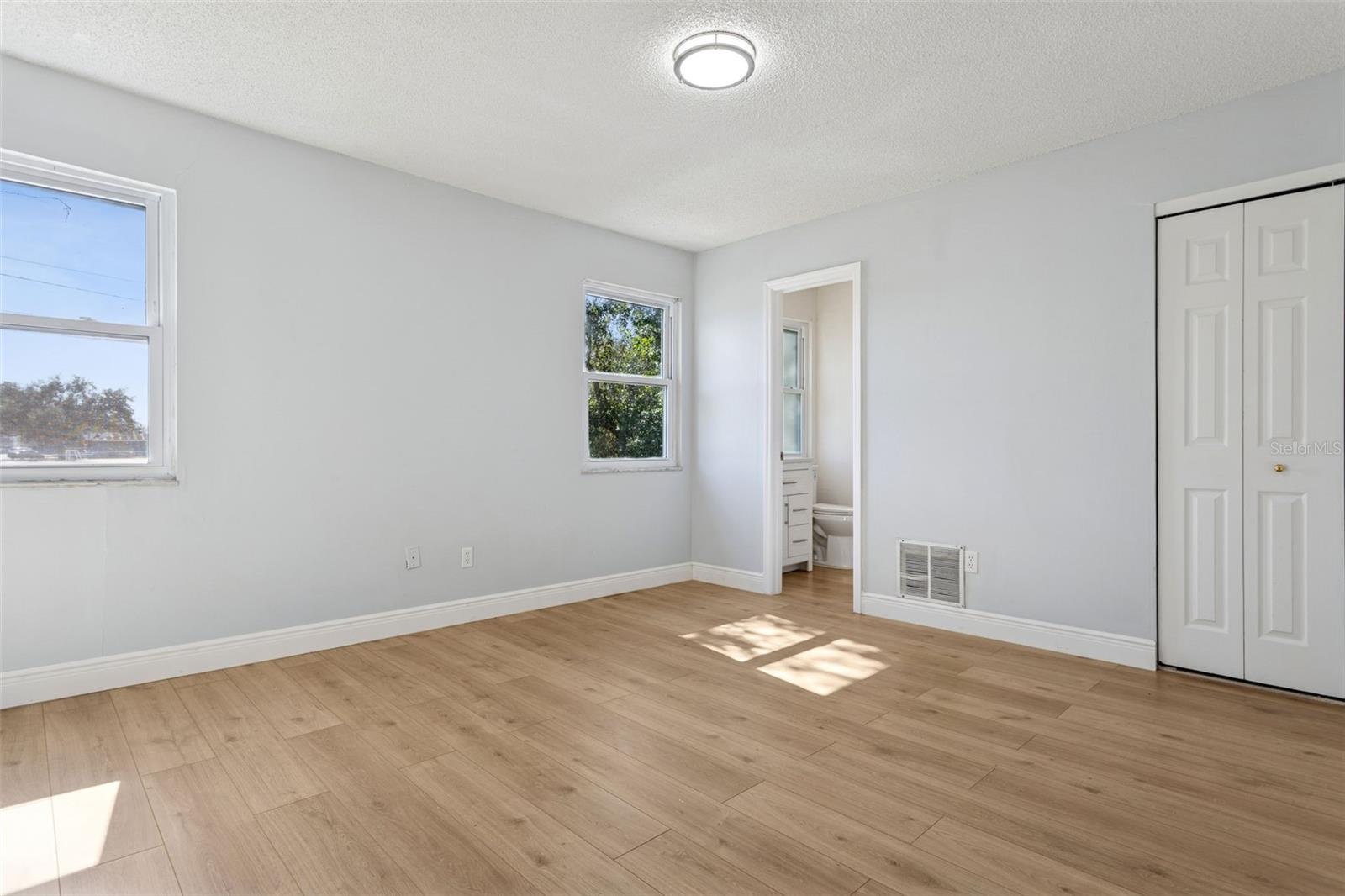 Image 18 of 24 For 5110 Tennis Court Circle 86