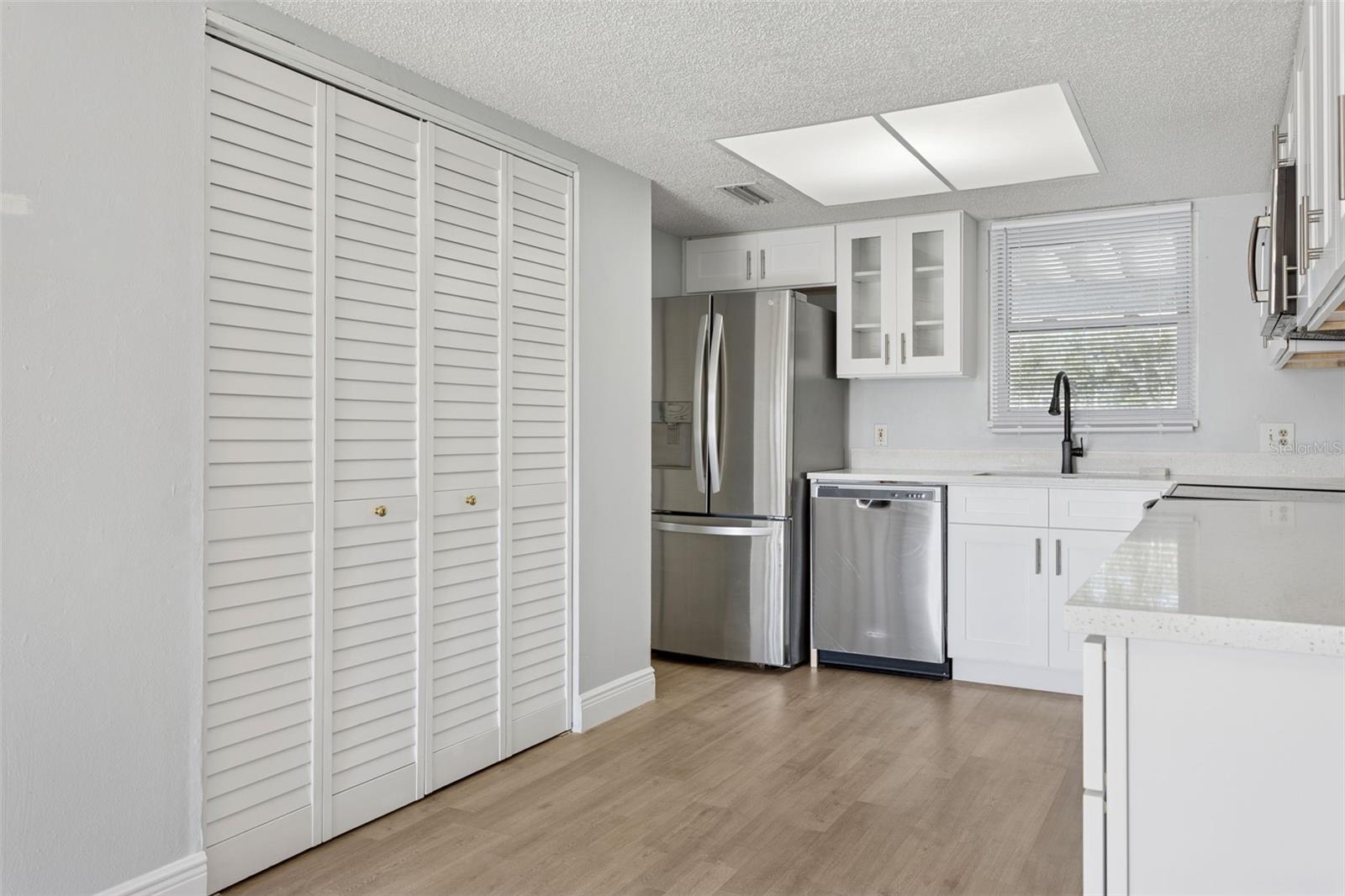 Image 4 of 24 For 5110 Tennis Court Circle 86