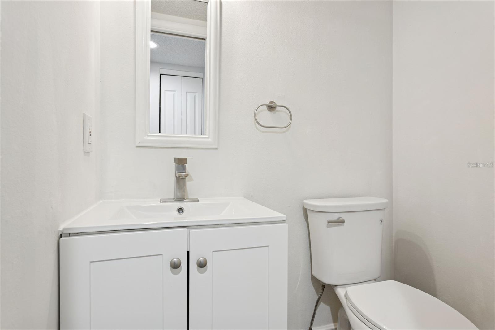 Image 8 of 24 For 5110 Tennis Court Circle 86