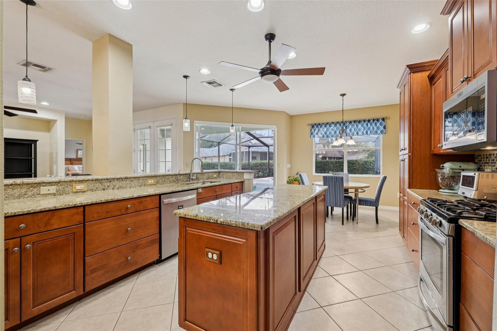 Listing photo id 9 for 12606 River Birch Drive