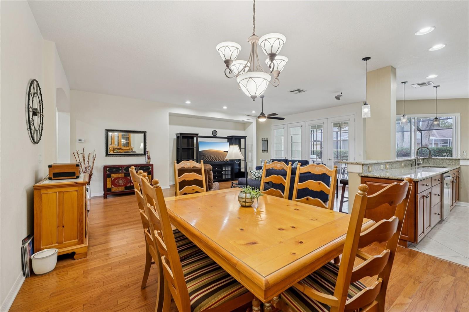 Listing photo id 15 for 12606 River Birch Drive