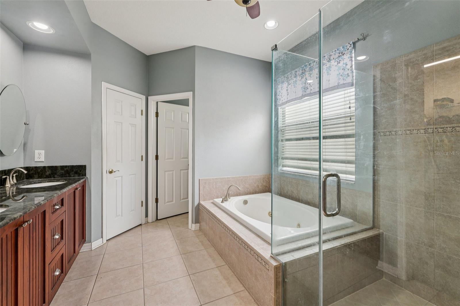 Listing photo id 21 for 12606 River Birch Drive