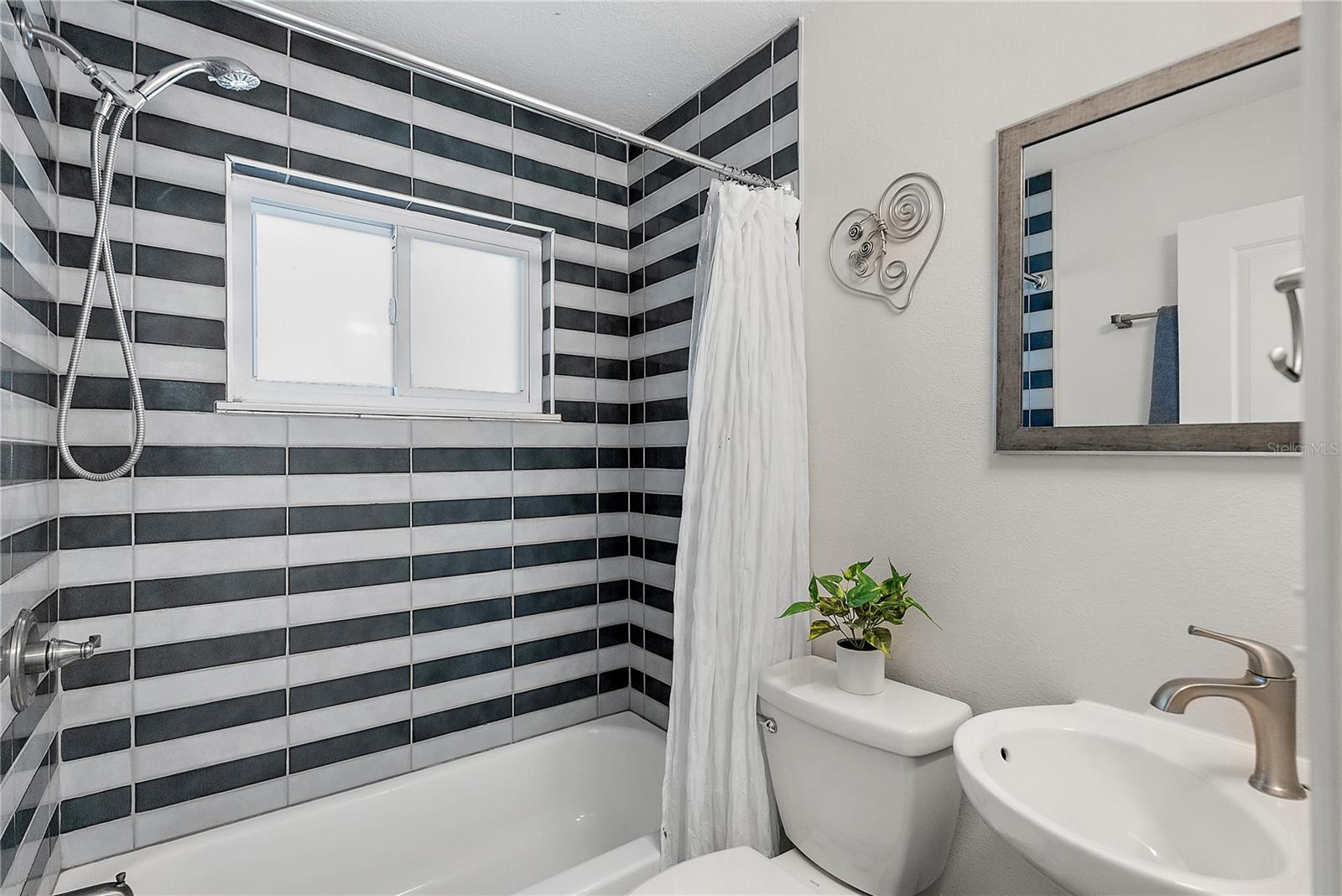 Image 13 of 24 For 6631 Bougainvilla Avenue S