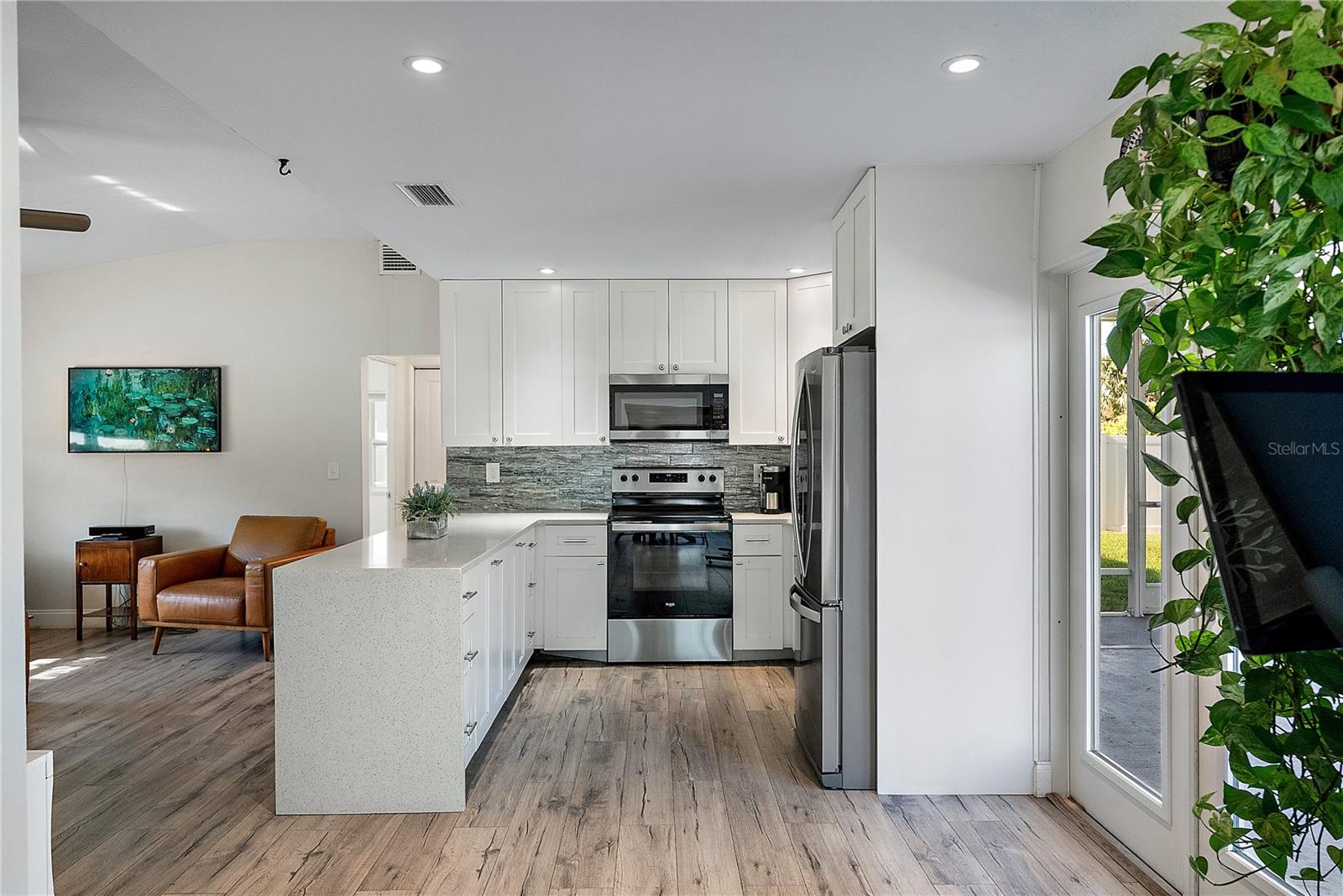 Image 8 of 24 For 6631 Bougainvilla Avenue S