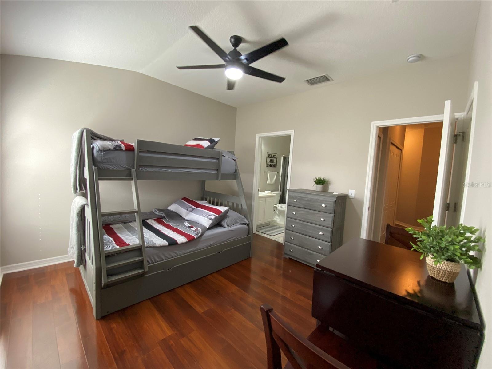 Image 23 of 27 For 16326 Swan View Circle