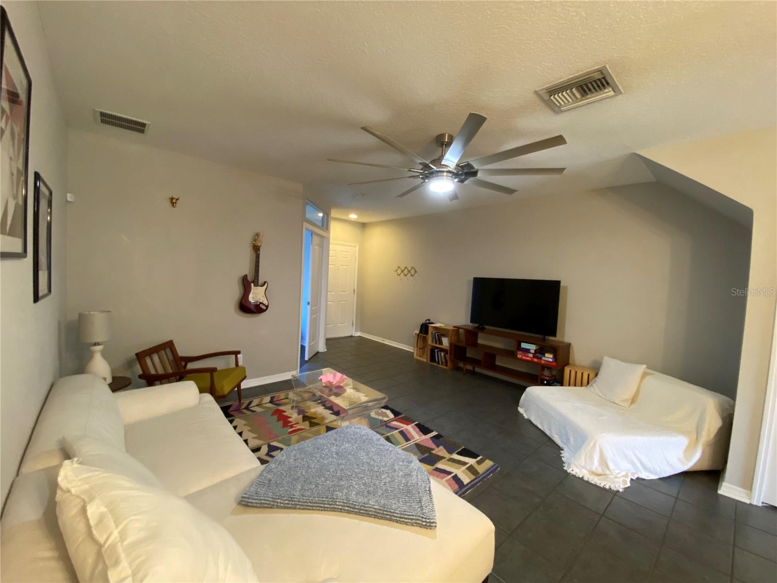 Image 6 of 27 For 16326 Swan View Circle