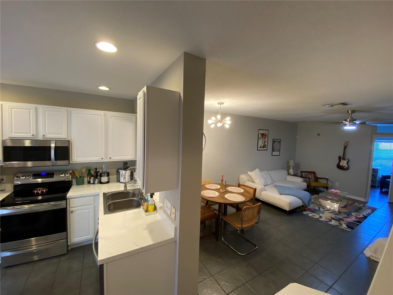 Image 9 of 27 For 16326 Swan View Circle