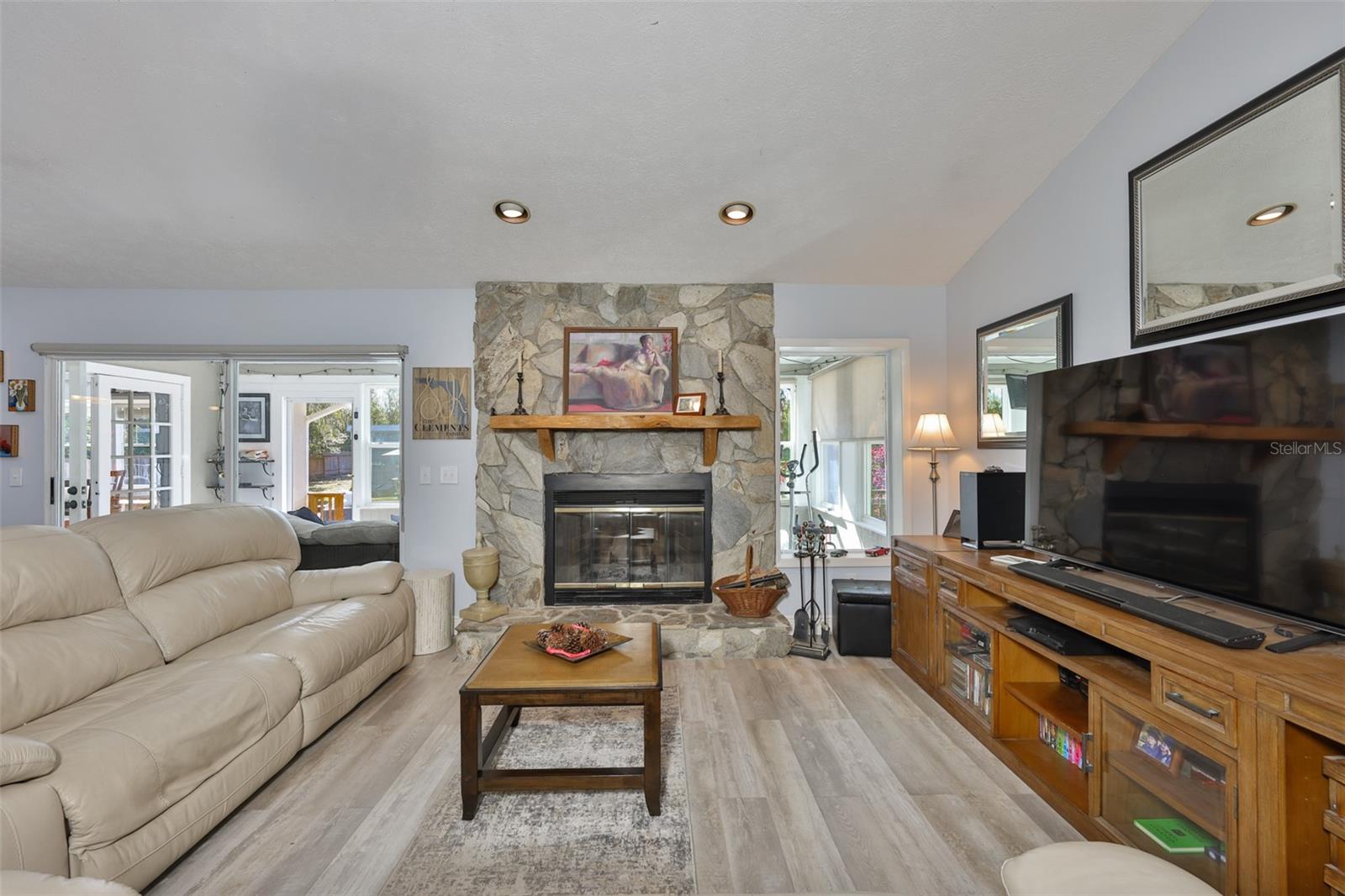 Image 12 of 47 For 20600 Gardenia Drive