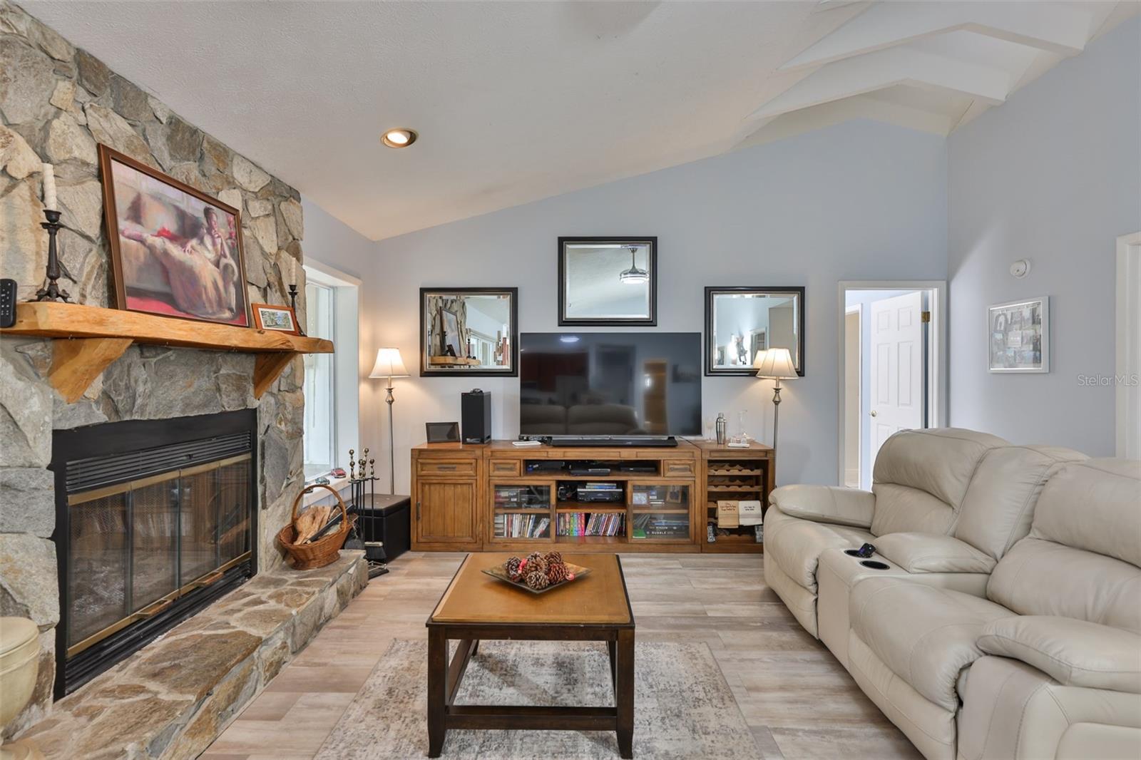 Image 14 of 47 For 20600 Gardenia Drive