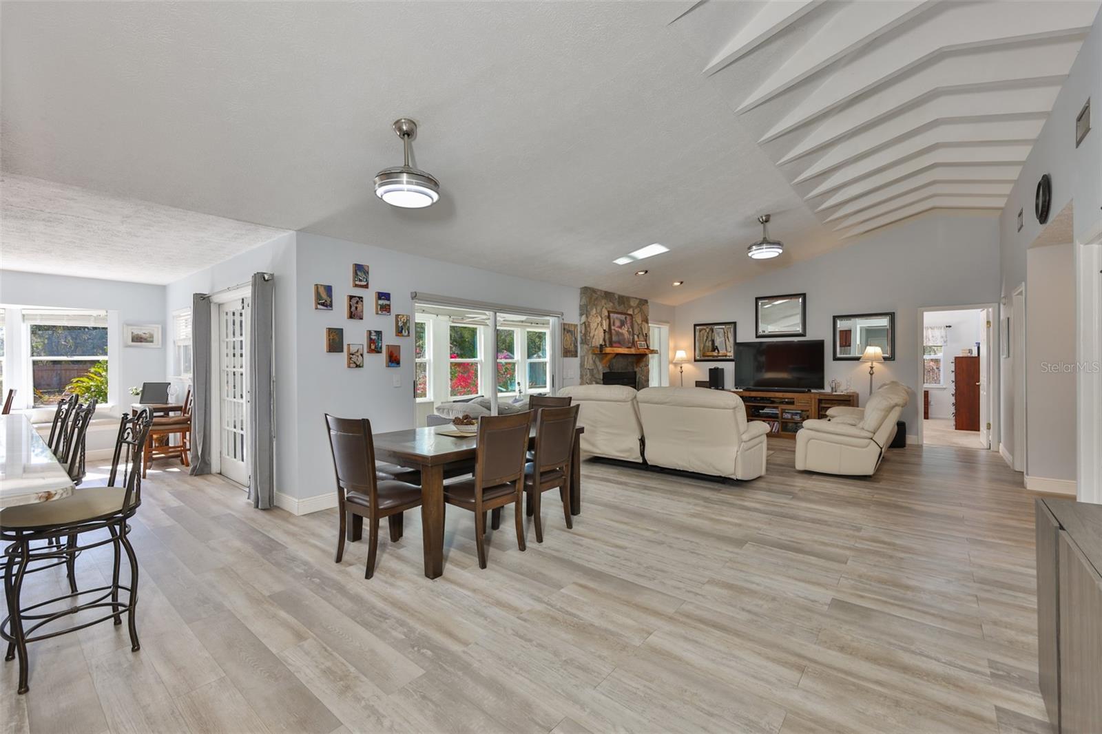 Image 15 of 47 For 20600 Gardenia Drive