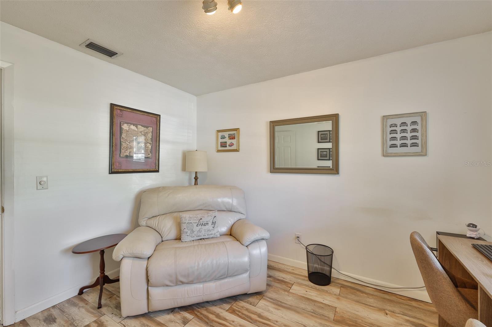 Image 33 of 47 For 20600 Gardenia Drive