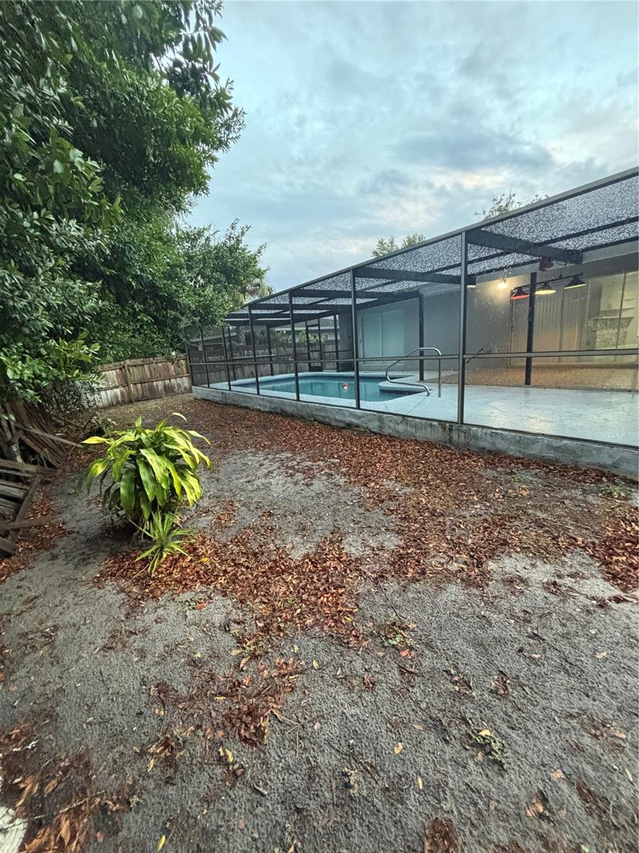 Listing photo id 20 for 7185 Holiday Drive