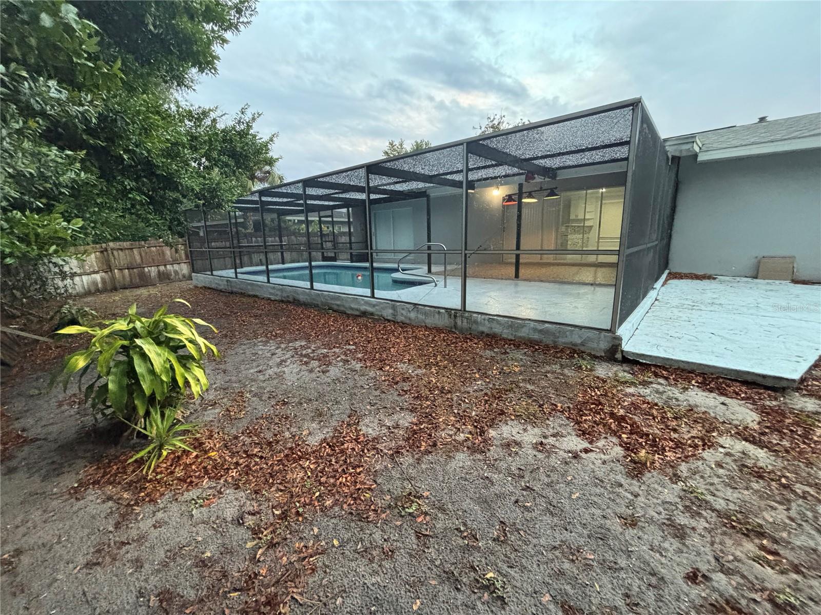 Listing photo id 21 for 7185 Holiday Drive