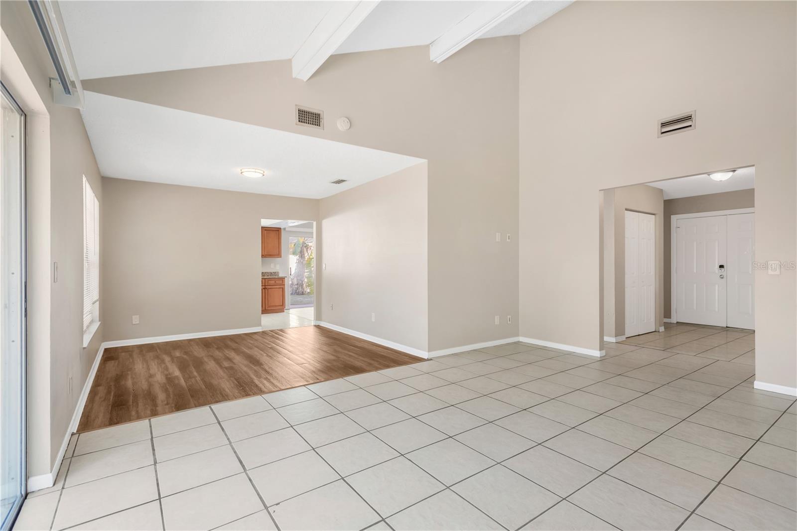 Image 16 of 29 For 3206 Shady Glen Circle