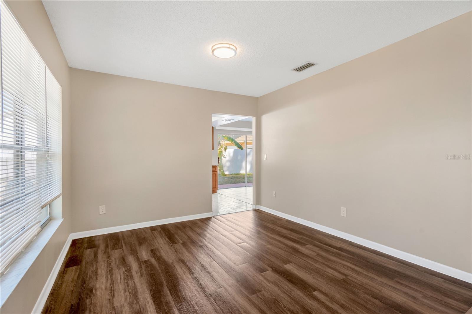 Image 19 of 29 For 3206 Shady Glen Circle