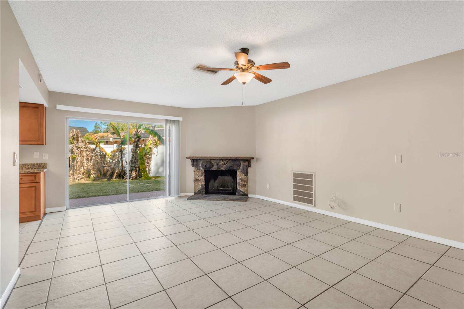 Image 23 of 29 For 3206 Shady Glen Circle