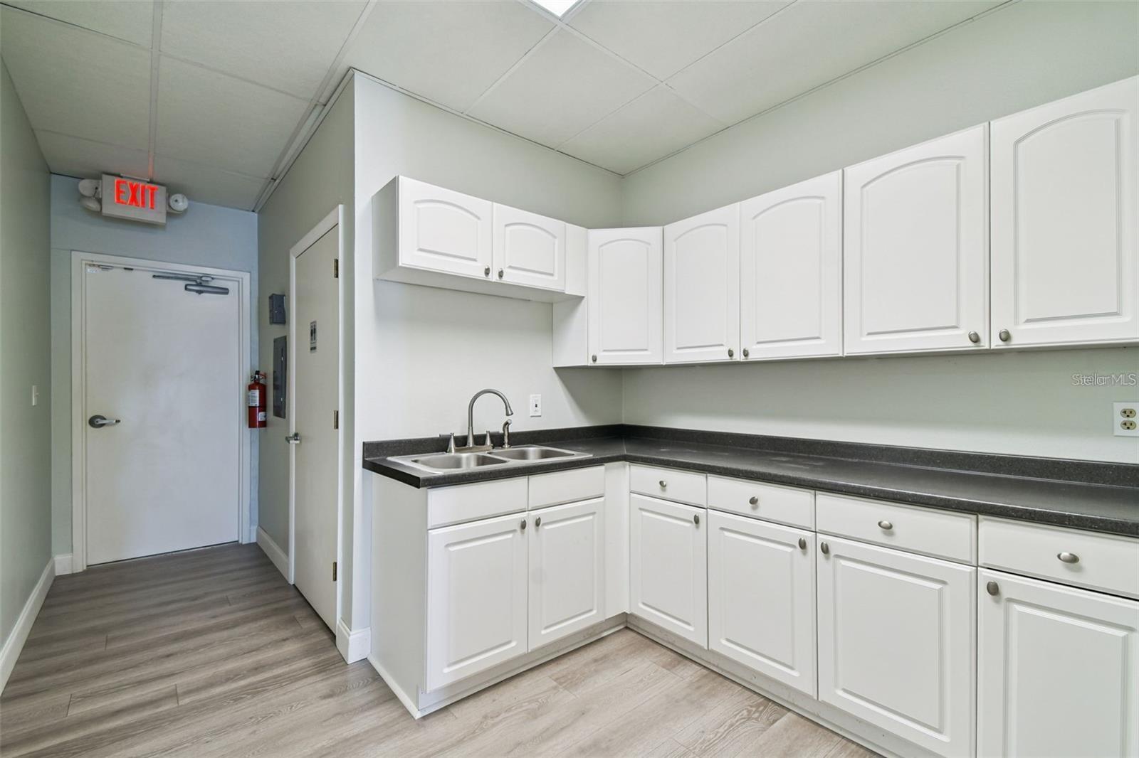 Image 13 of 43 For 5404 Hoover Boulevard 18