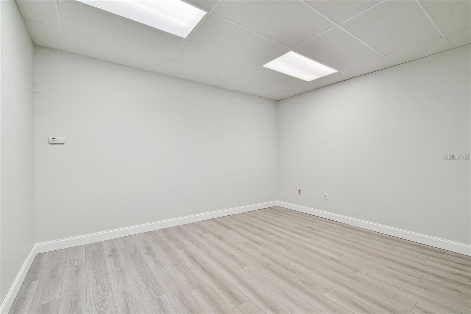 Image 23 of 43 For 5404 Hoover Boulevard 18