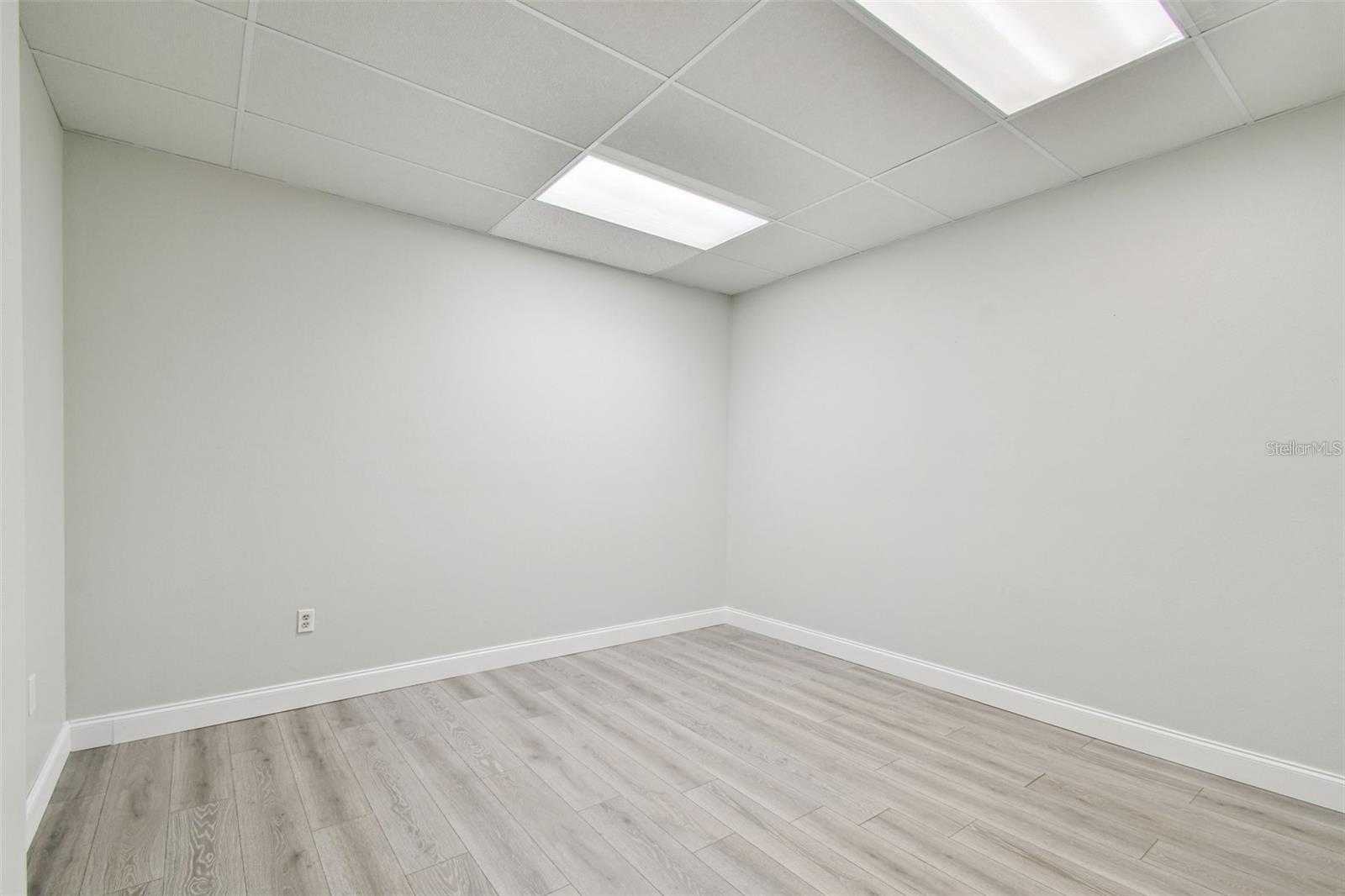 Image 25 of 43 For 5404 Hoover Boulevard 18