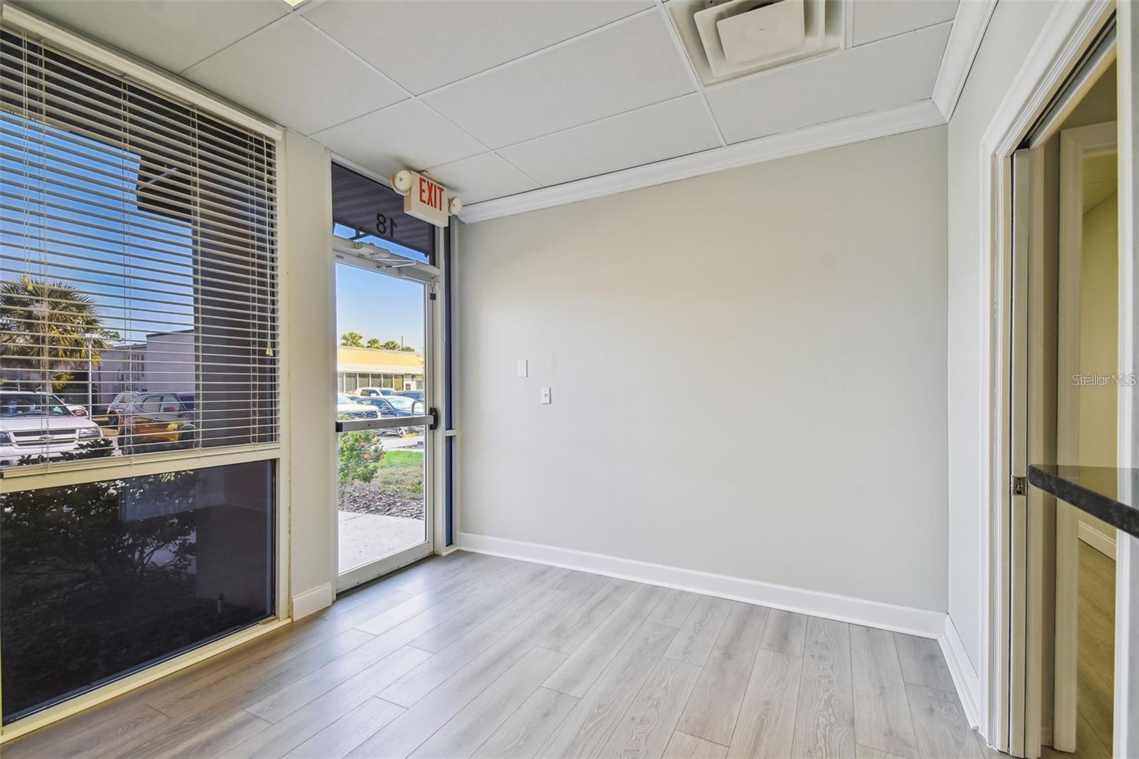 Image 4 of 43 For 5404 Hoover Boulevard 18