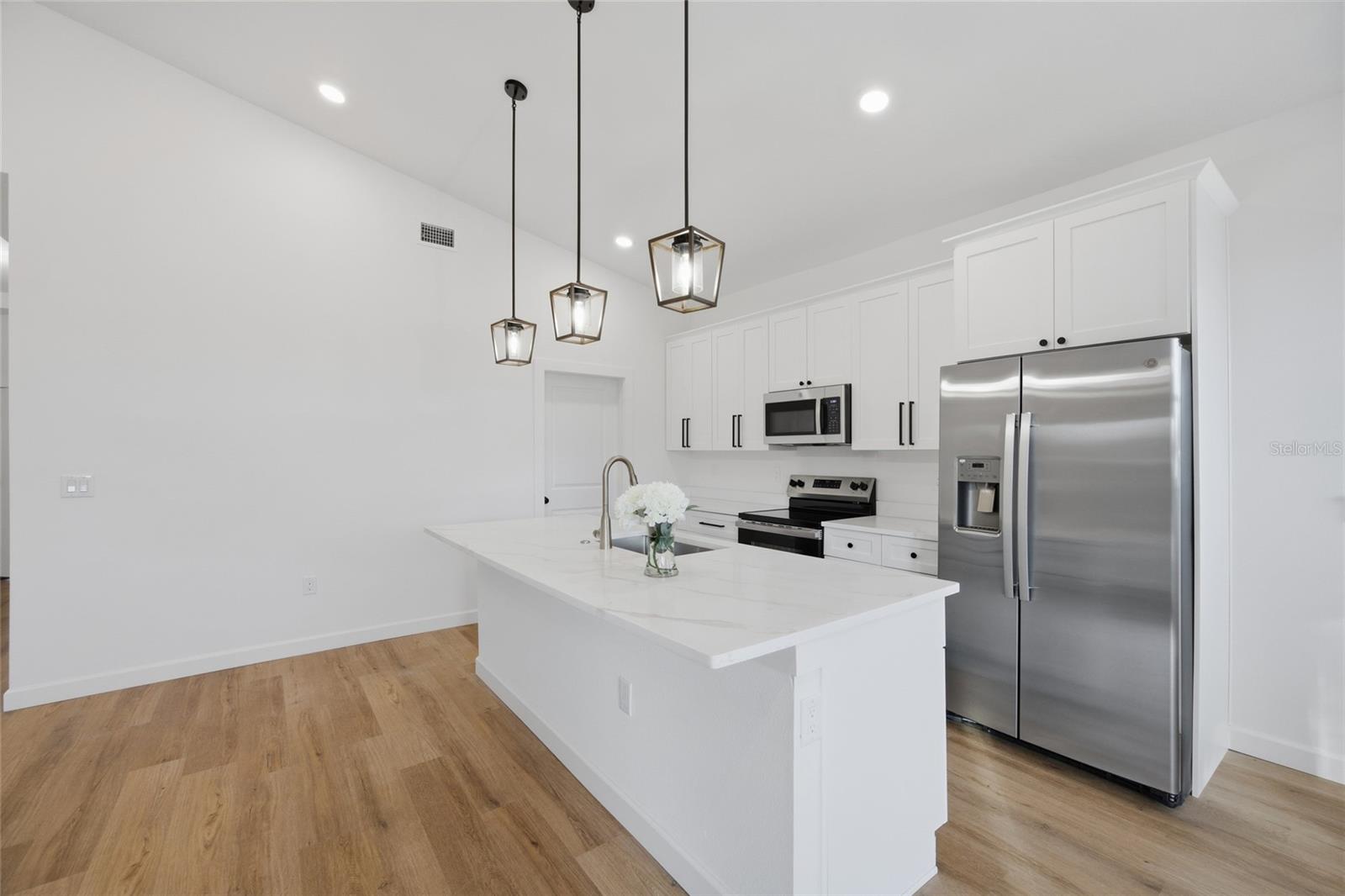 Image 11 of 34 For 1505 Laura Street