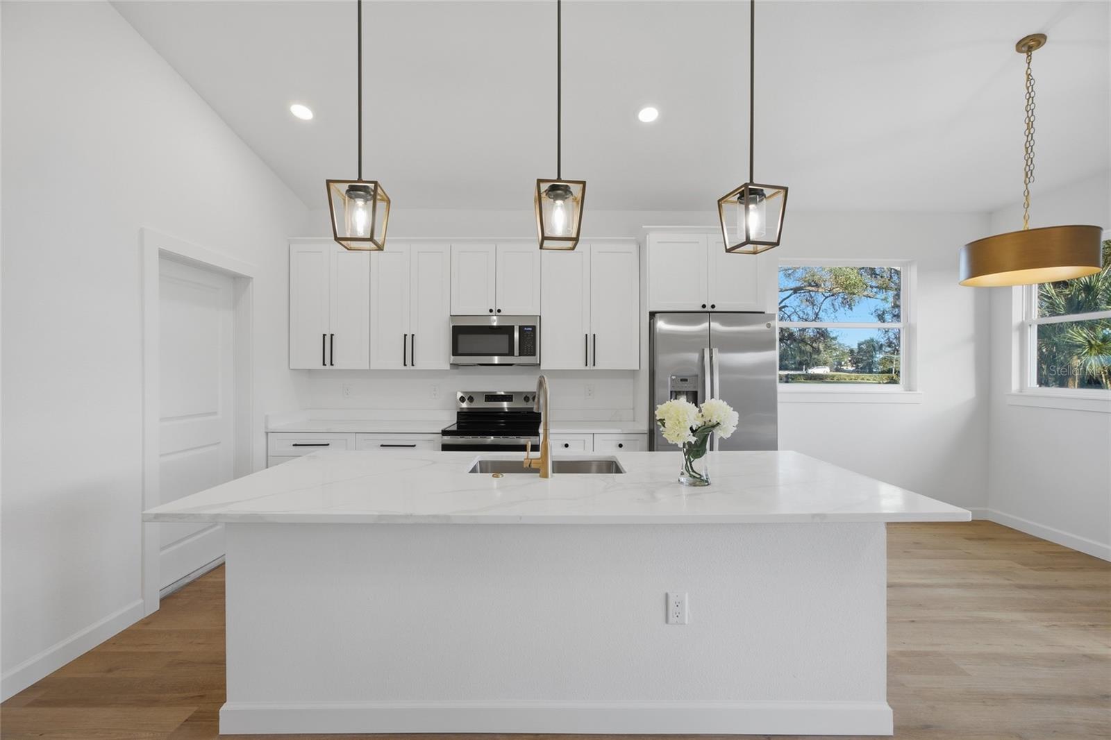 Image 12 of 34 For 1505 Laura Street