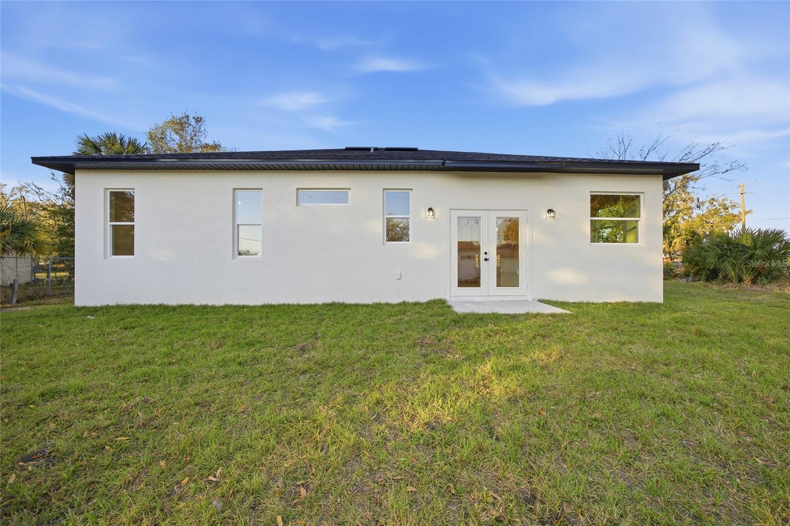 Image 32 of 34 For 1505 Laura Street