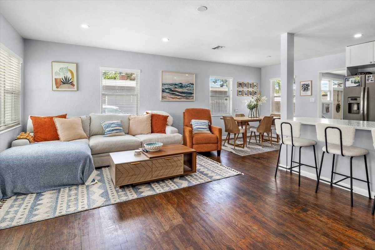 Image 11 of 33 For 6453 5th Avenue N