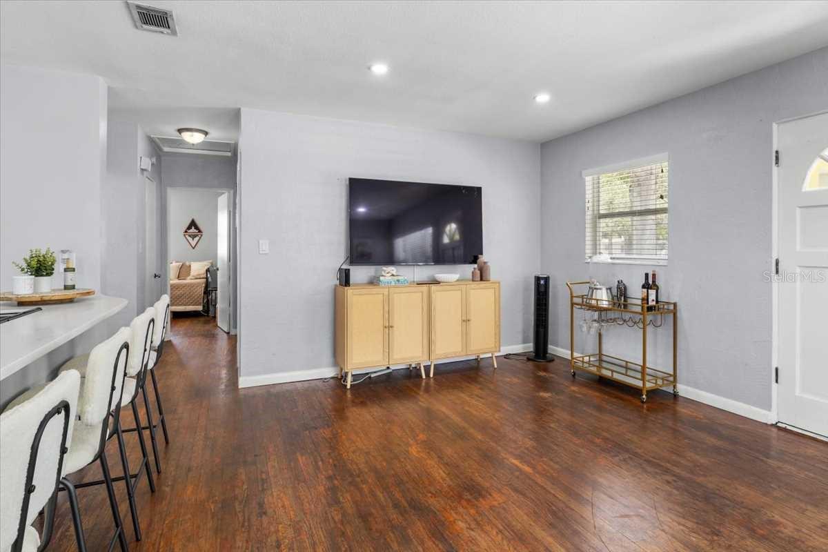 Image 13 of 33 For 6453 5th Avenue N