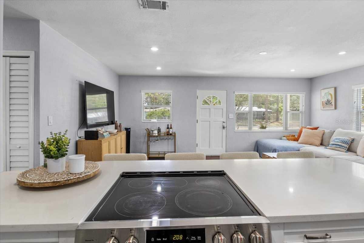 Image 20 of 33 For 6453 5th Avenue N