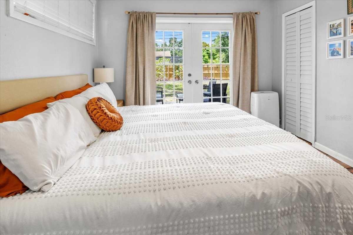 Image 23 of 33 For 6453 5th Avenue N