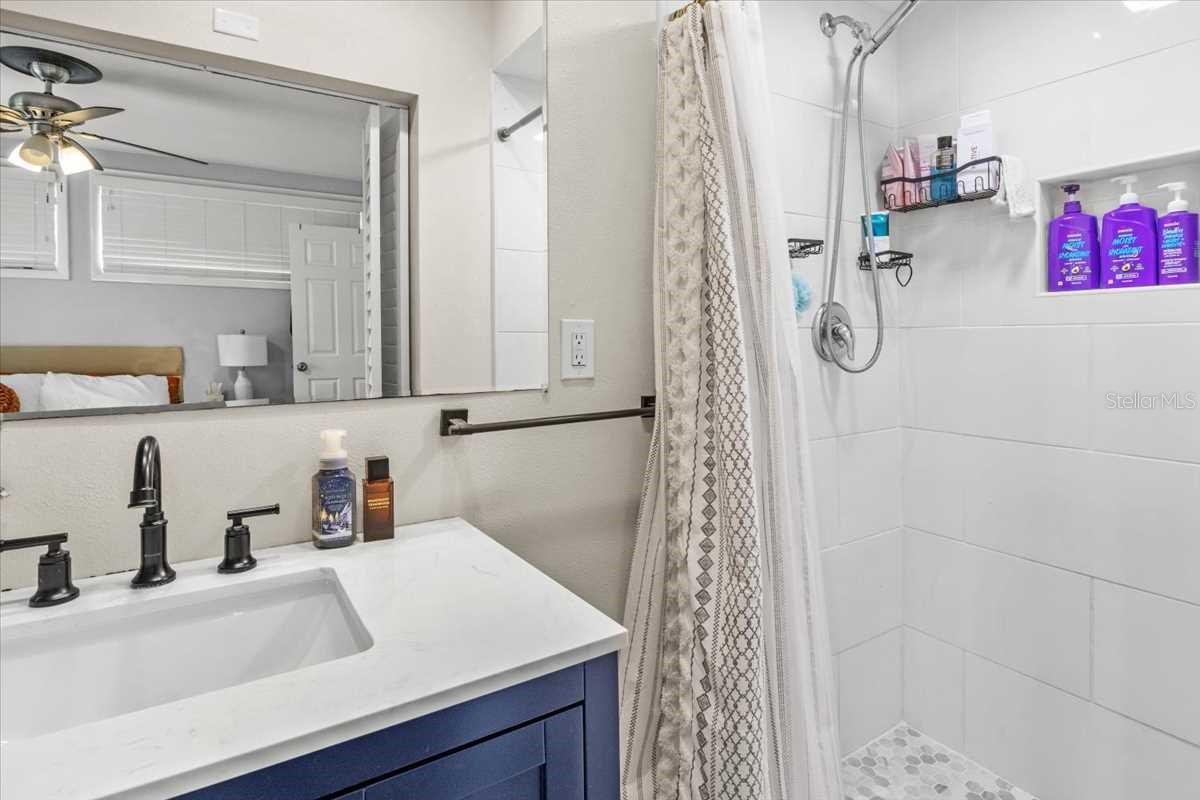 Image 24 of 33 For 6453 5th Avenue N