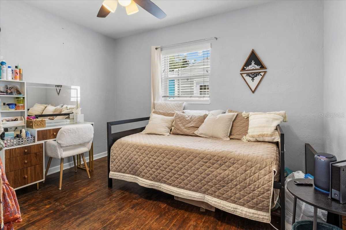 Image 29 of 33 For 6453 5th Avenue N