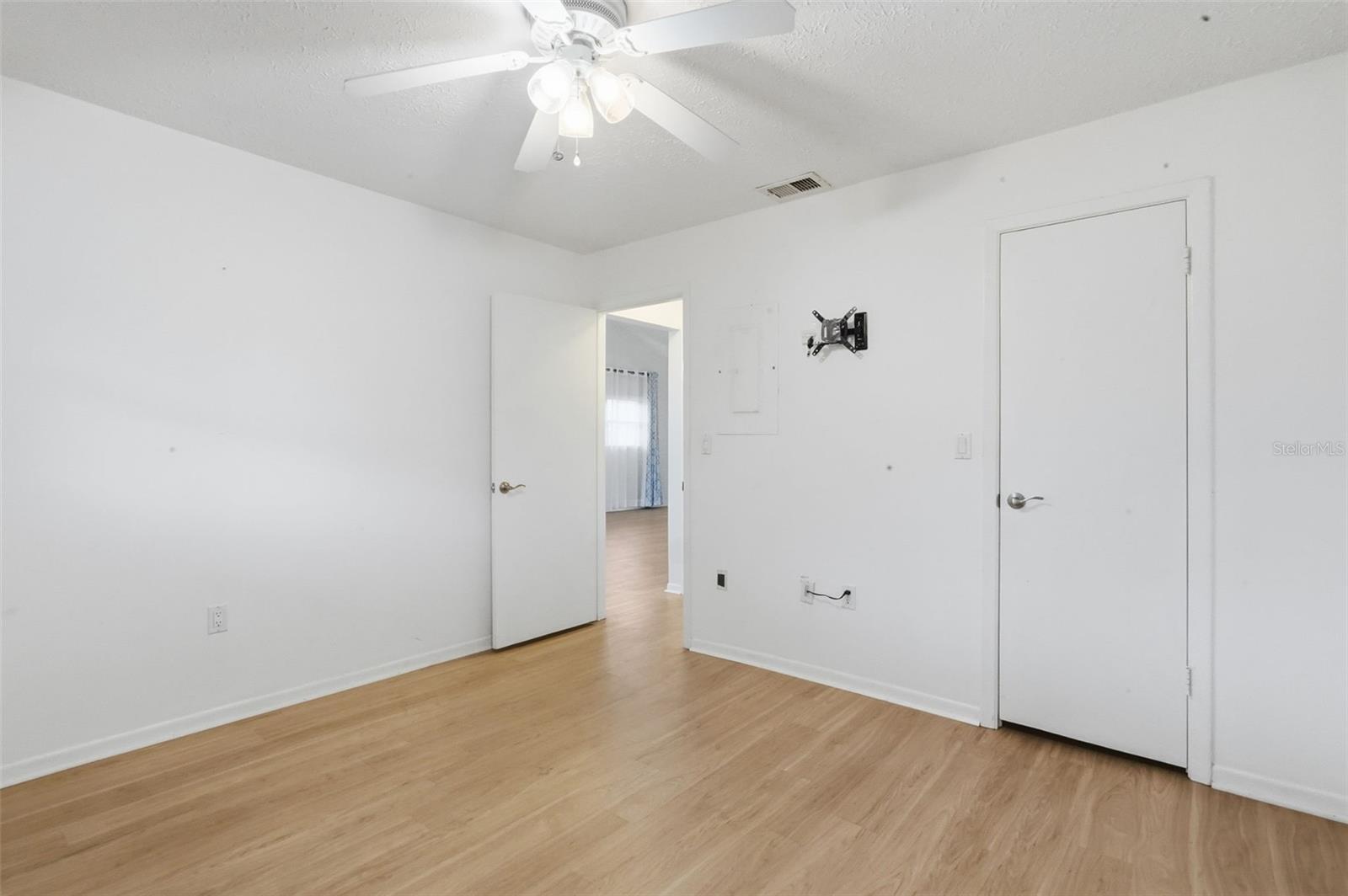 Image 14 of 33 For 7715 Forest Trail 5