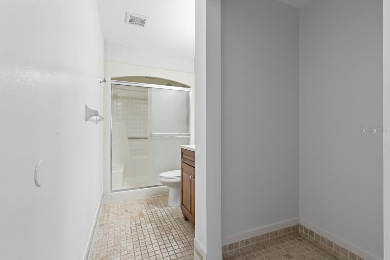 Image 17 of 33 For 7715 Forest Trail 5