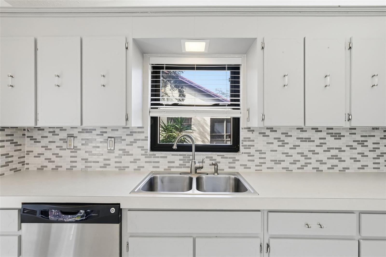 Image 25 of 33 For 7715 Forest Trail 5