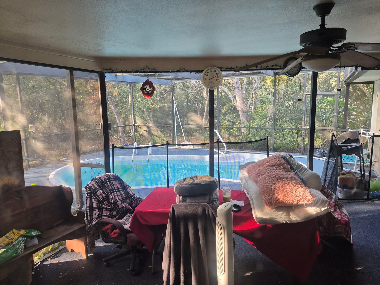 Listing photo id 10 for 1147 Barranca Avenue