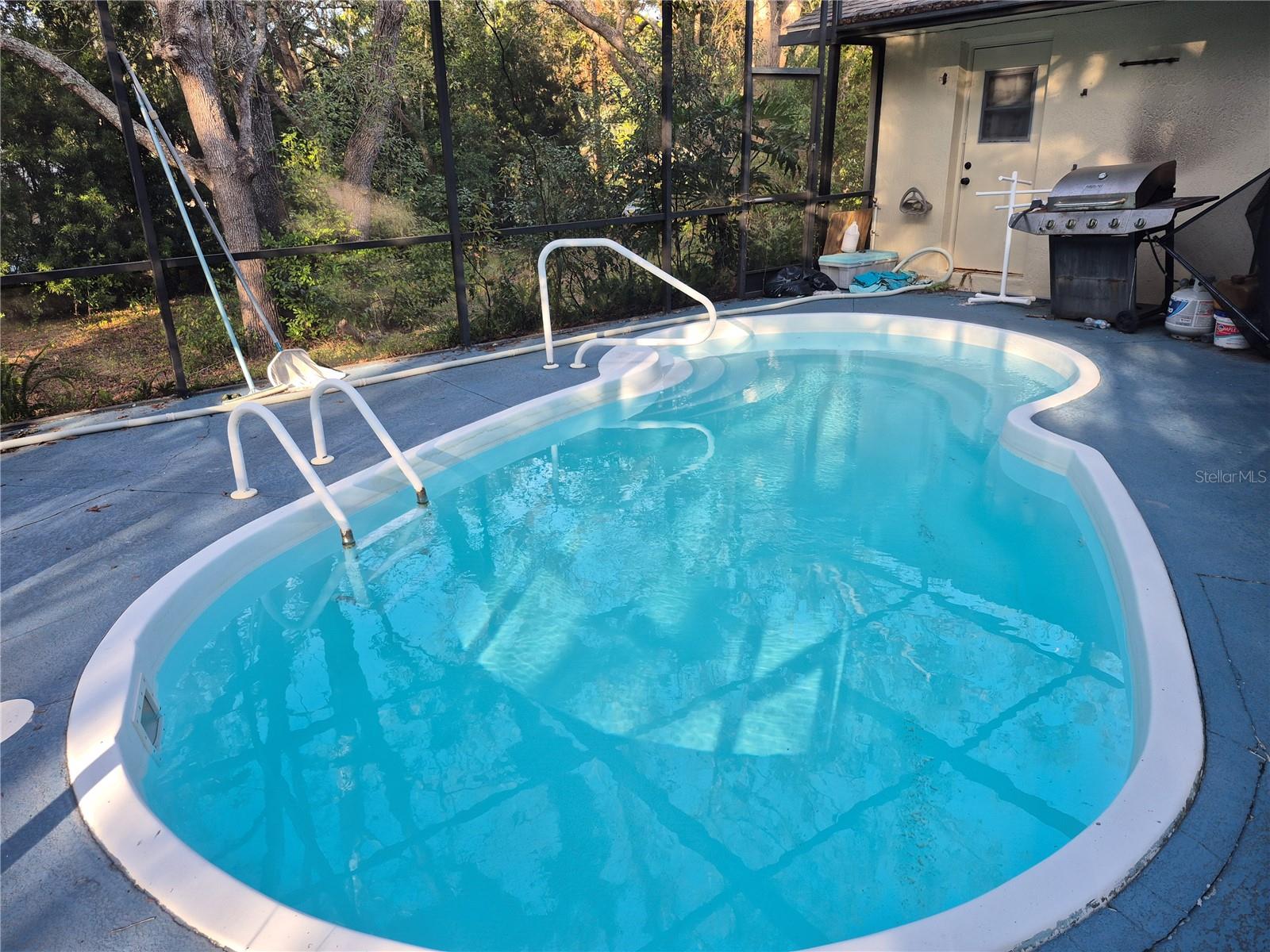 Listing photo id 13 for 1147 Barranca Avenue