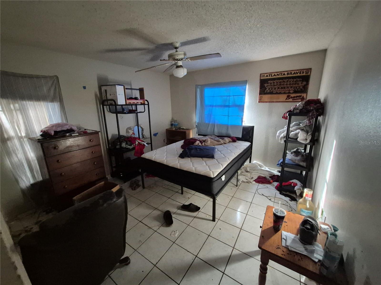 Listing photo id 7 for 1147 Barranca Avenue