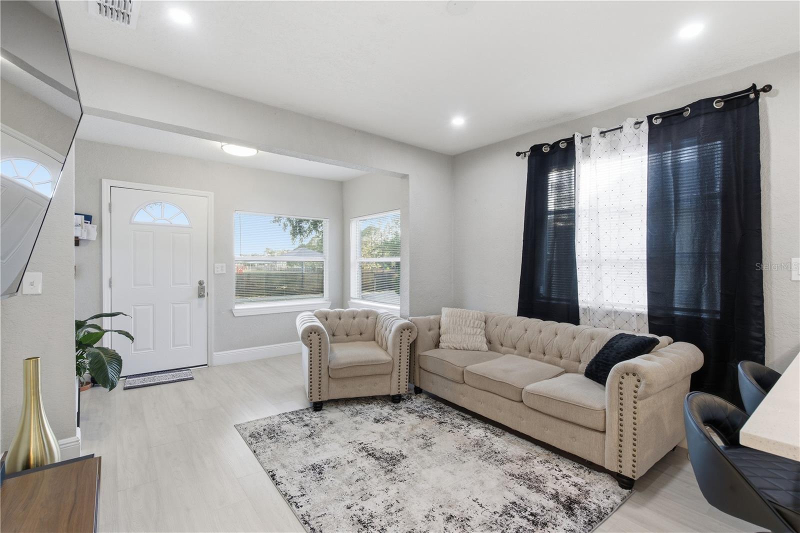 Image 4 of 22 For 2717 Cherry Street