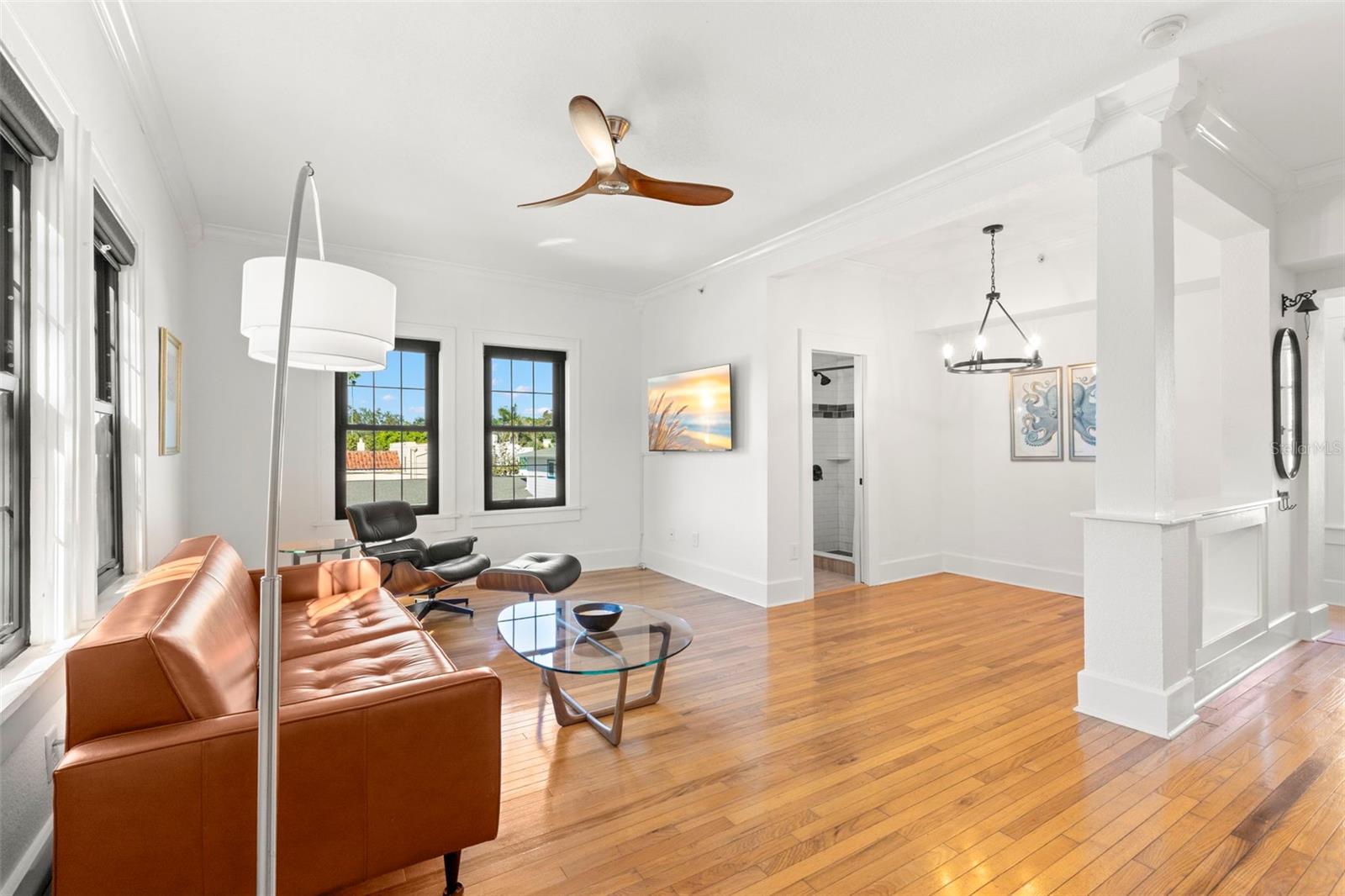 Image 13 of 38 For 210 22nd Avenue Ne 15