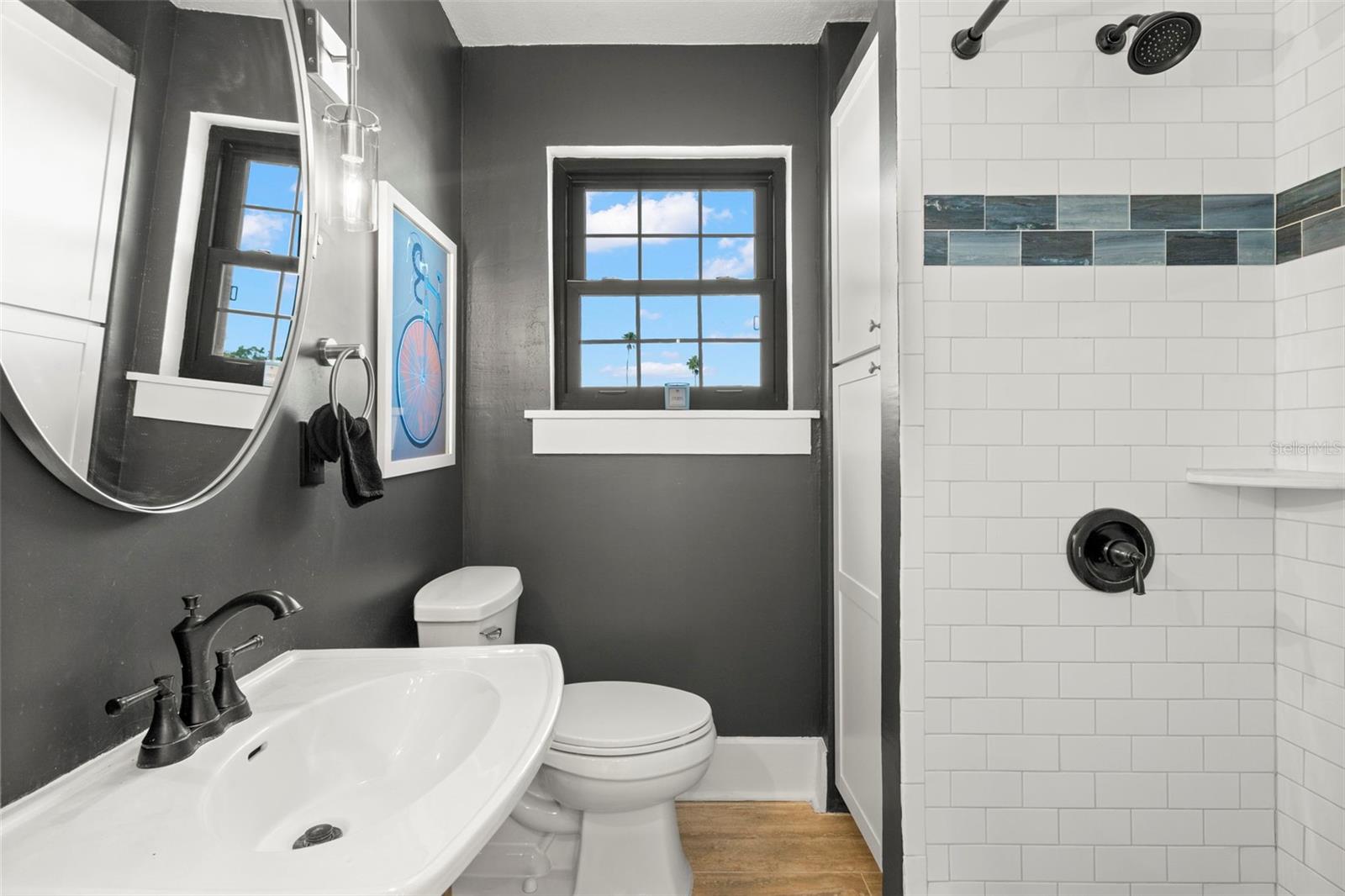 Image 15 of 38 For 210 22nd Avenue Ne 15