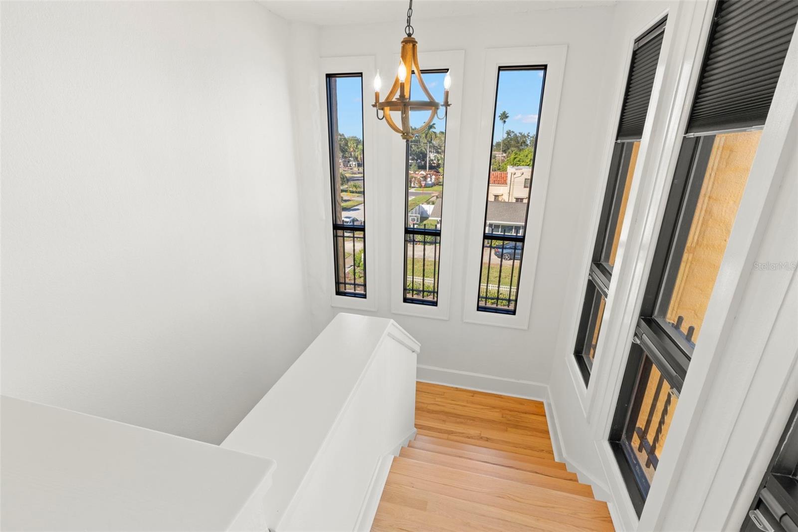 Image 18 of 38 For 210 22nd Avenue Ne 15