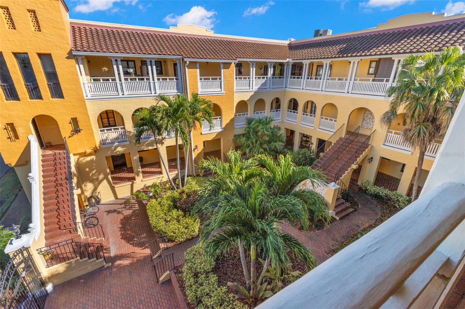 Image 21 of 38 For 210 22nd Avenue Ne 15