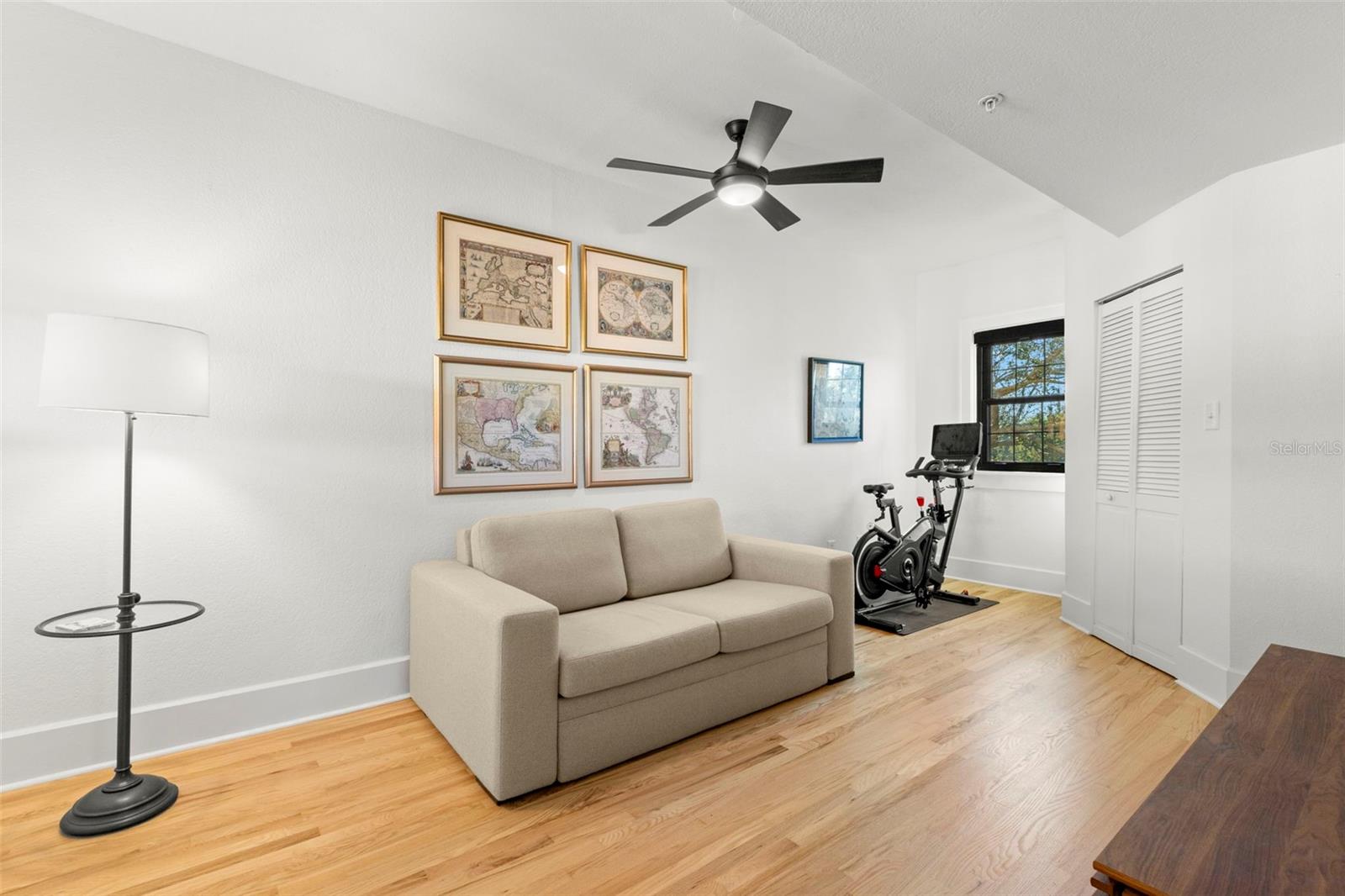 Image 27 of 38 For 210 22nd Avenue Ne 15