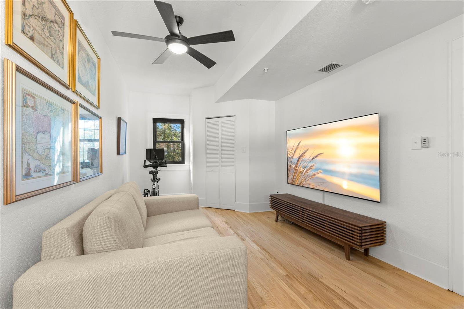 Image 28 of 38 For 210 22nd Avenue Ne 15