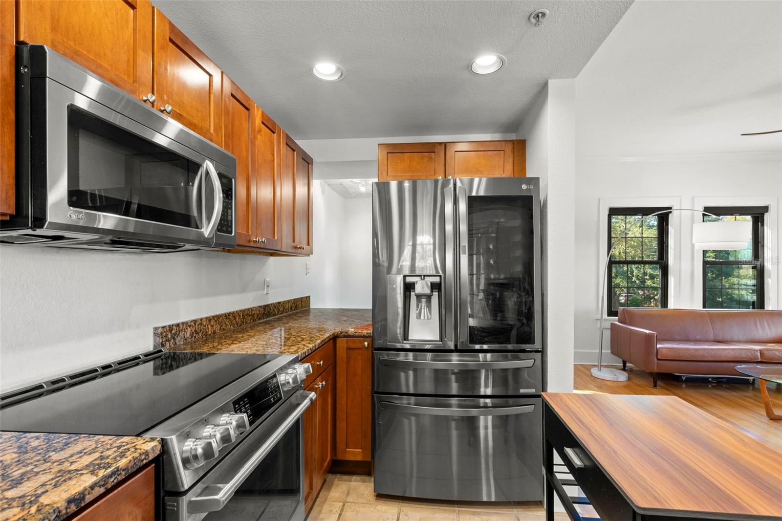 Image 8 of 38 For 210 22nd Avenue Ne 15